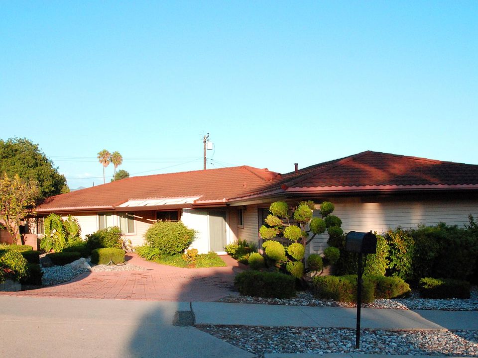 1st image of 296 Pebble Hill Dr