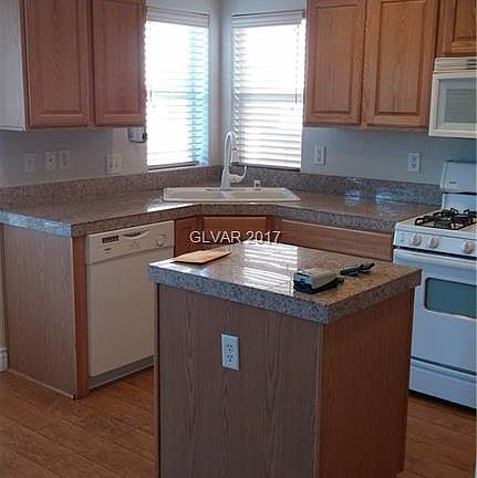 3rd image of 4036 Villeroy Ave #0