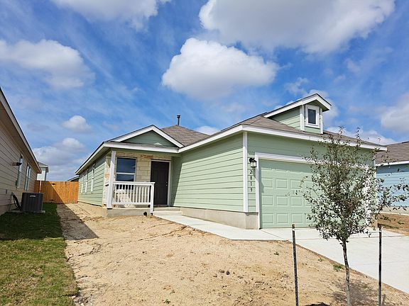 2nd image of 2819 Gustavo Dr