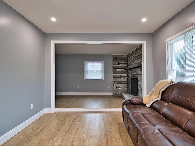 2753 Pleasant St #1 — Photo 16