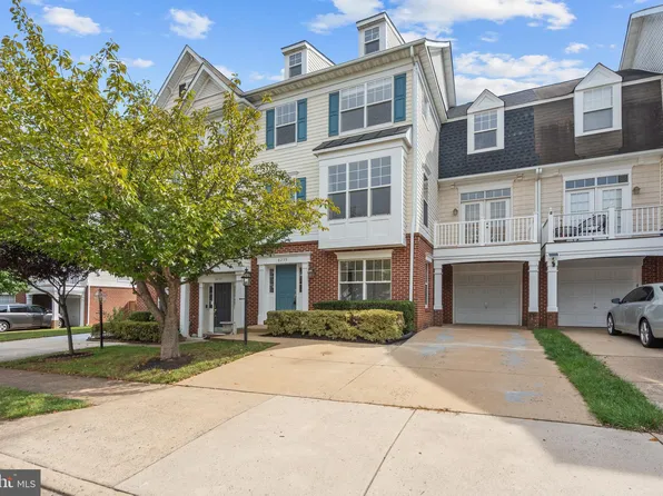 8239 Glade Bank Dr, Manassas, VA 20111