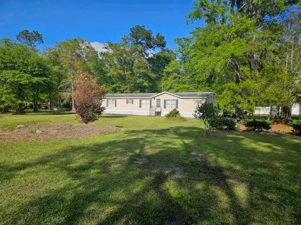 42 Jay Bird Ln, Ray City, GA 31645