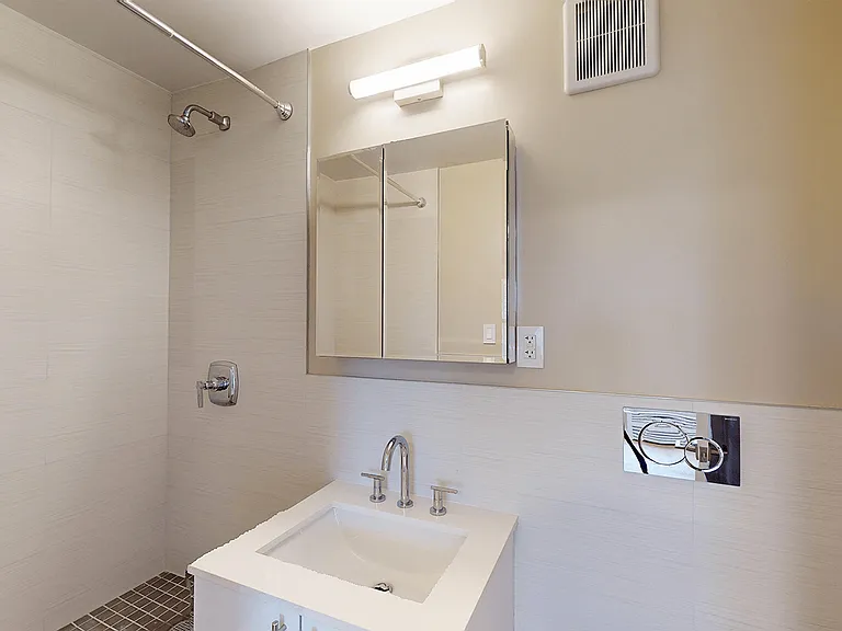 80 N Moore St #8016J — Photo 7