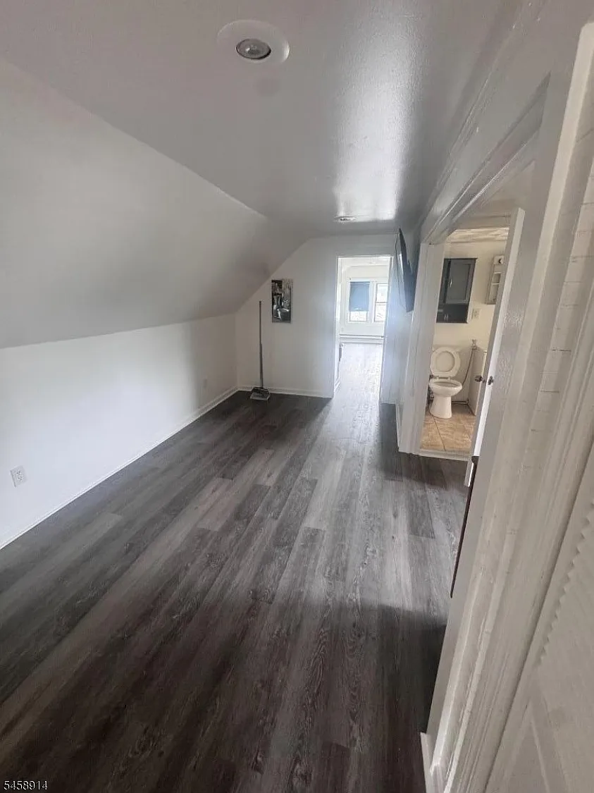 2 bed, 1.0 bath, $2,000 — Photo 4