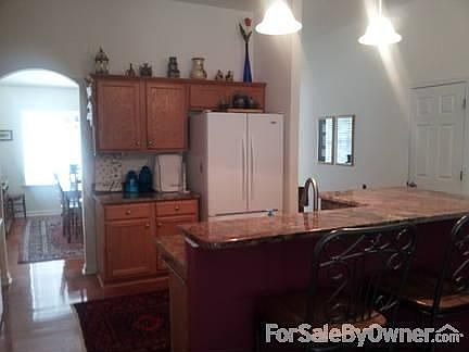 Kitchen
						:
						All appliances stay!