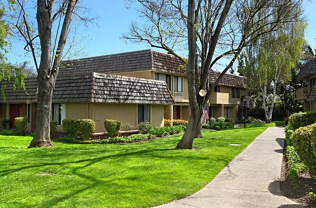 4759 Clear River Ct — Photo 2
