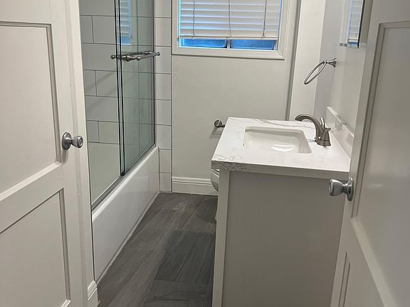 4th image of 1449 El Camino Real APT 4