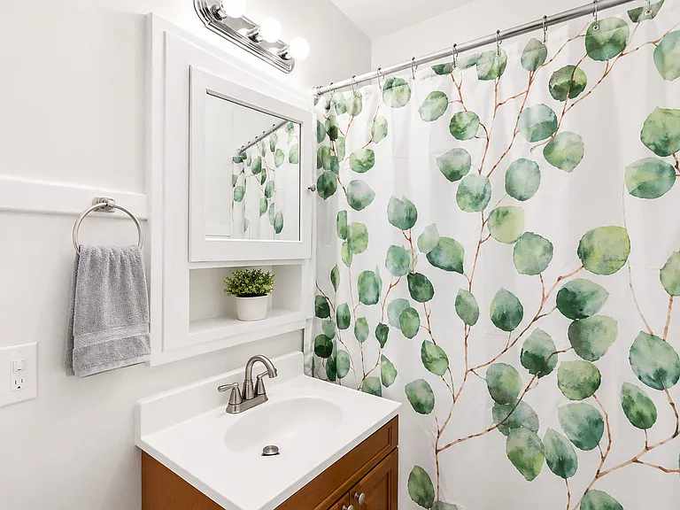 658 W Oakdale Ave #3B — Photo 7