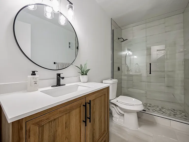 All New Luxury Living In Plymouth — Photo 2