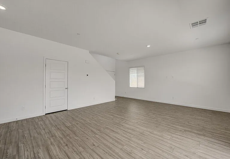 561 Preston Crest St — Photo 11