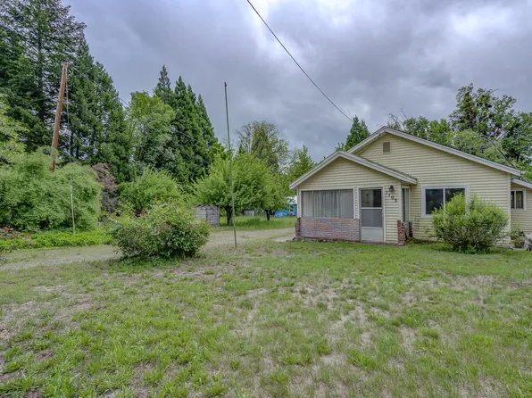 1105 Oak St, Mount Shasta, CA 96067