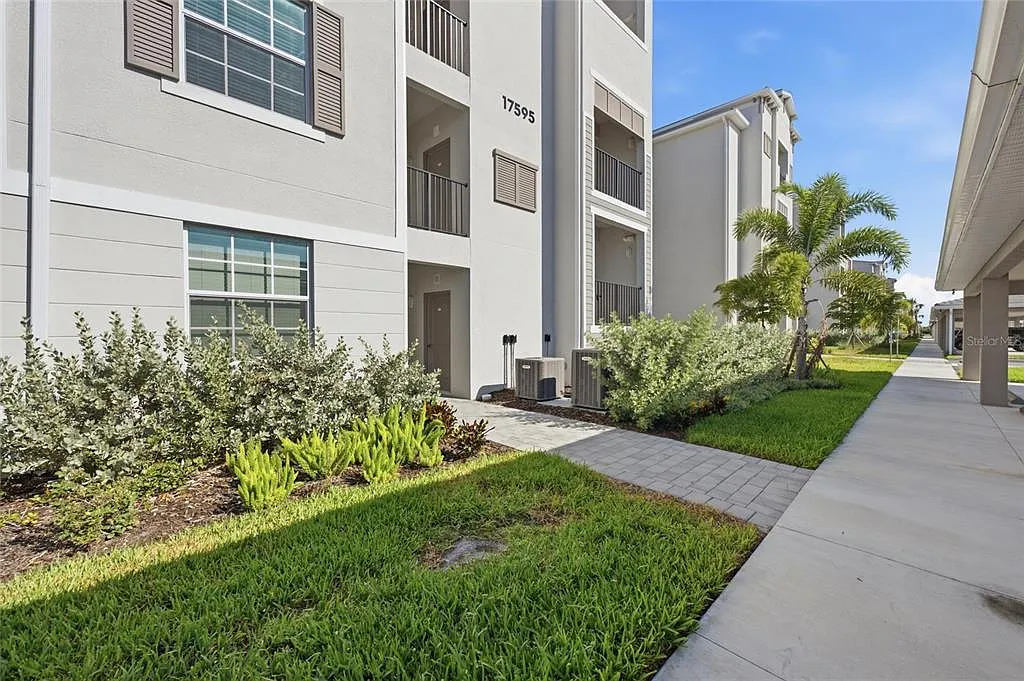 2 bed, 2.0 bath, 1154 sqft, $2,500 — Photo 2