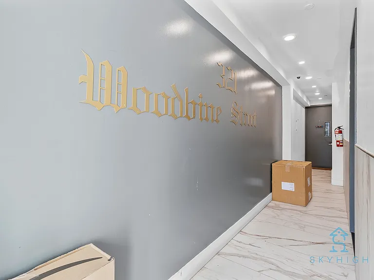 321 Woodbine St #1R — Photo 9