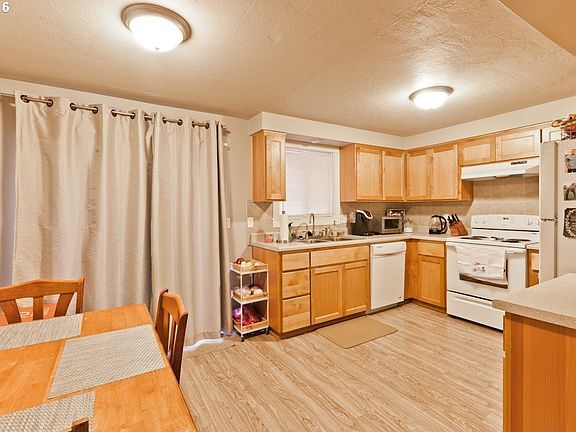 5th image of 1341 W Hayes St #84