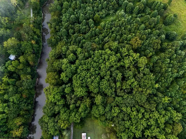 Highland Bridge Rd, Clarksburg, WV 26301