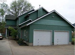 826 S 8th St #826, Cottage Grove, OR 97424
