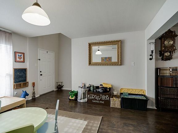4th image of 1409 Horseshoe Bend Ct