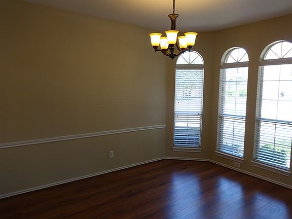 4th image of 902 Kathryn Dr