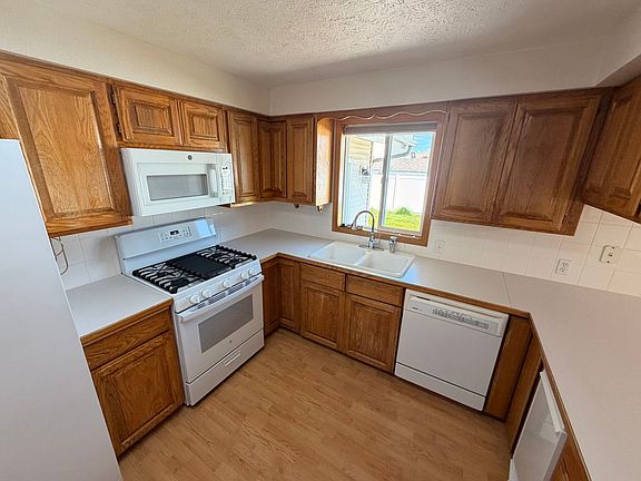 2nd image of 19321 E 8th Ave