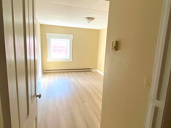 4th image of 358 Chestnut St #3