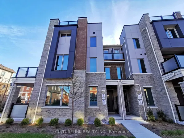 1034 Reflection Pl #302, Pickering, ON L1X 0E9