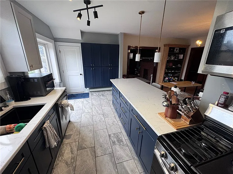 1524 Warren St — Photo 11
