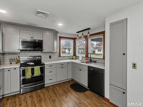 3rd image of 12 Longview Road