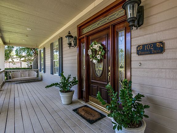 4th image of 102 Dobecka Dr