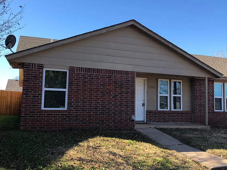 1206 Clearwater Dr — Photo 7