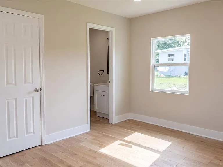 520 E Juanita St — Photo 28