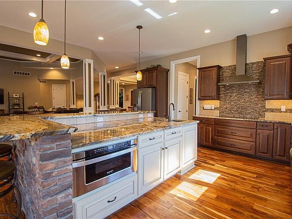5th image of 4520 Sunset Cove Dr