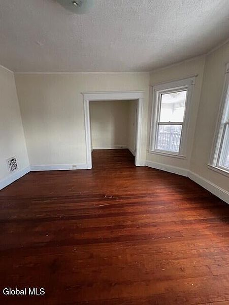 5th image of 1111 Parkwood Boulevard