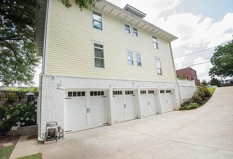 Driveway to the garage