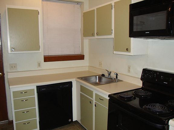 3rd image of 2209 Lawrence St APT 2