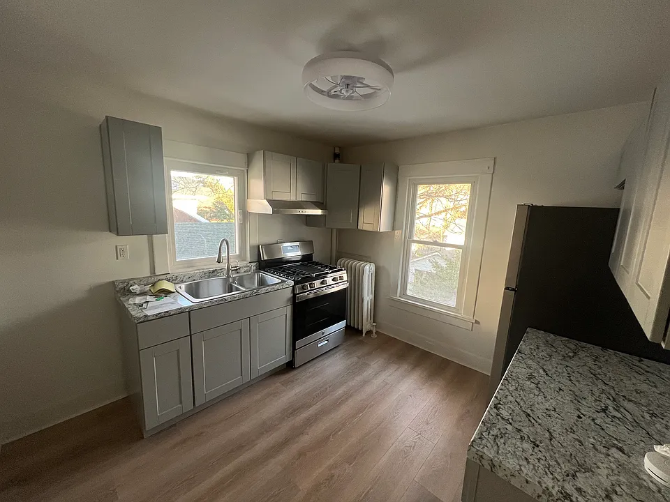 46 Janet St #2