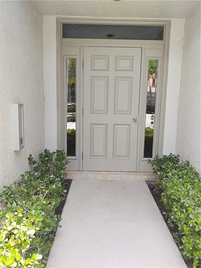 2 bed, 2.0 bath, 1269 sqft, $2,800 — Photo 3