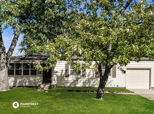 601 Kelvin Dr, Saint Louis, MO 63137