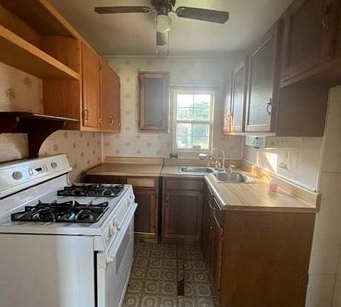 4th image of 2107 Lakeshore Dr