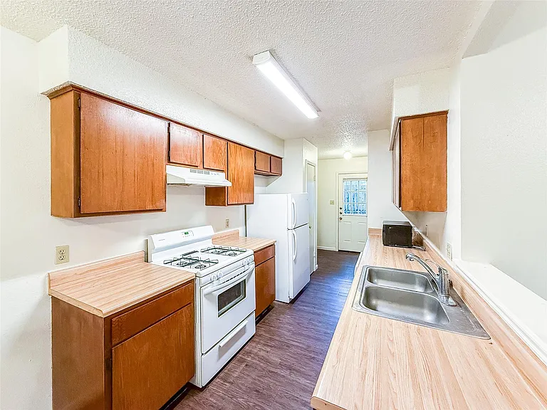 2014 Alex Ave #B — Photo 6