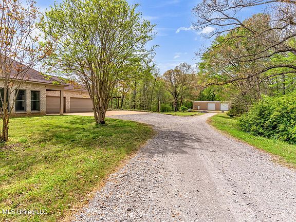 5th image of 3555 Fogg Rd S