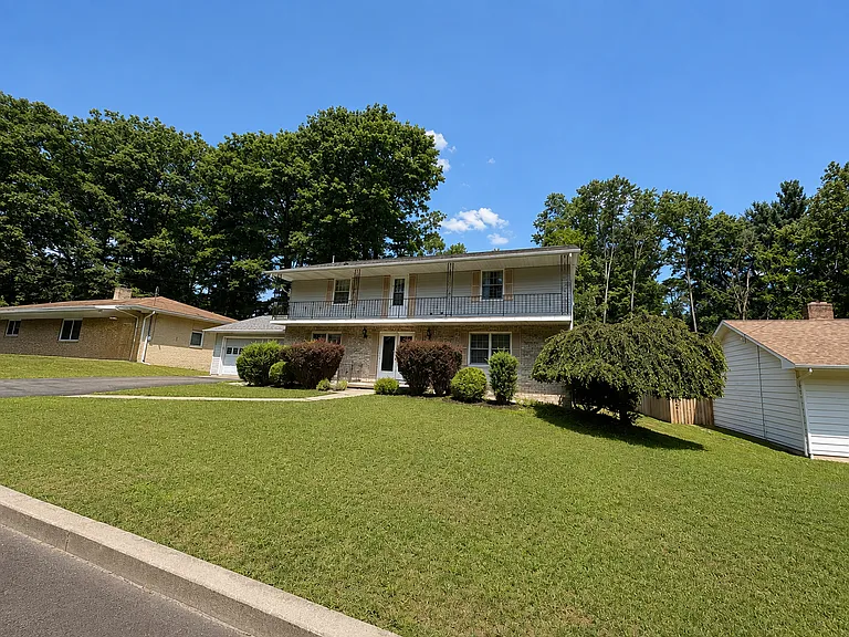 240 Ridgefield Rd #1 — Photo 1