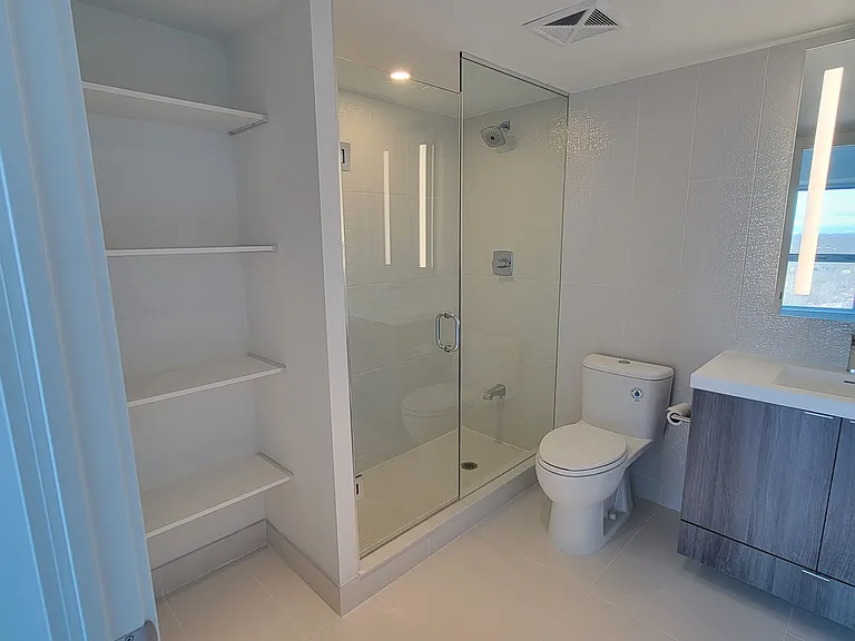 585 Bloor St E #2224 — Photo 7