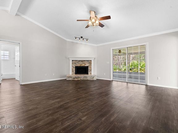 4th image of 1949 HOVINGTON Circle E