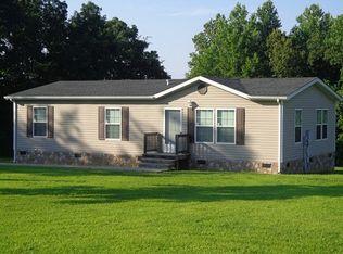 300 Equestrian Trail Rd, New Canton, VA 23123