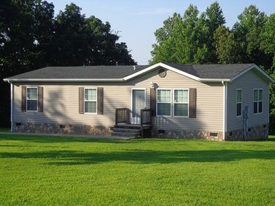 300 Equestrian Trail Rd, New Canton, VA, 23123