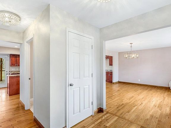4th image of 316 Eugenia St