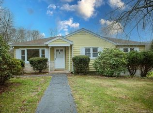 1 Burr Hill Ter, North Branford, CT 06471