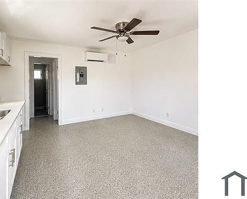 1st image of 904 10th St APT 1