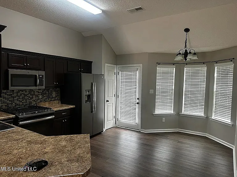 7927 Ridgedale Dr — Photo 5