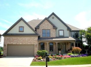 711 Waterside Dr, South Elgin, IL 60177